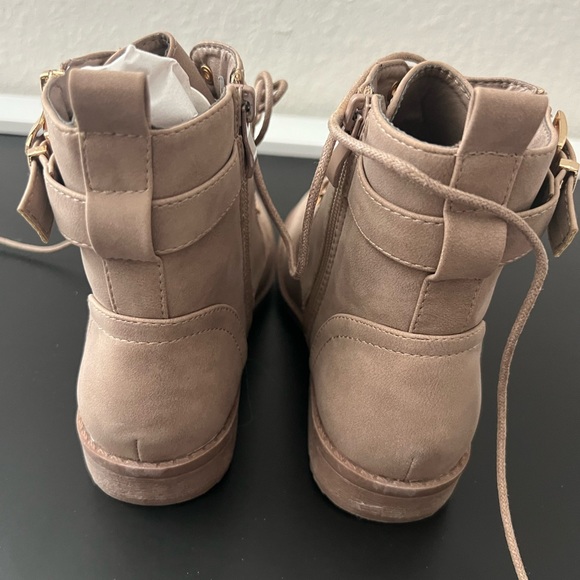 Girls Boots (Size 3) - Picture 5 of 9